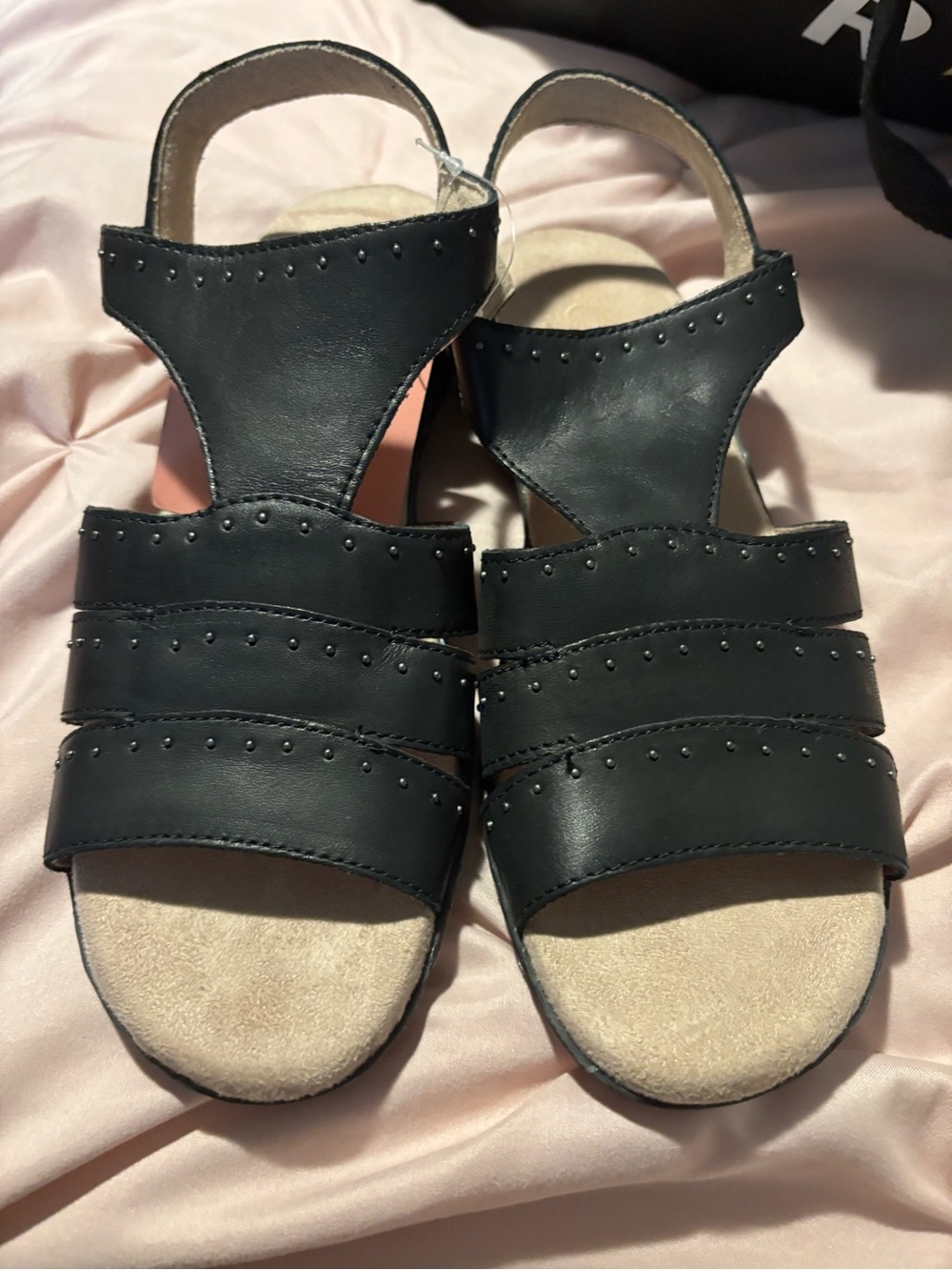 SOUL Naturalizer Black Studded T-Strap Comfort Sandals
